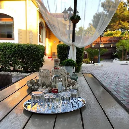 Nicole Luxury Vilă