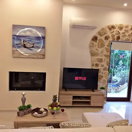 Nicole Luxury Vilă