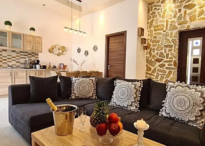 Nicole Luxury Vilă *