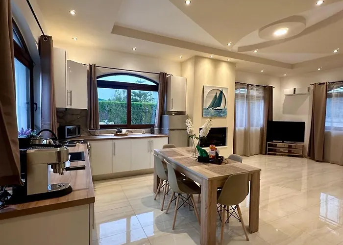 Nicole Luxury Villa