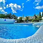 Nicole Luxury